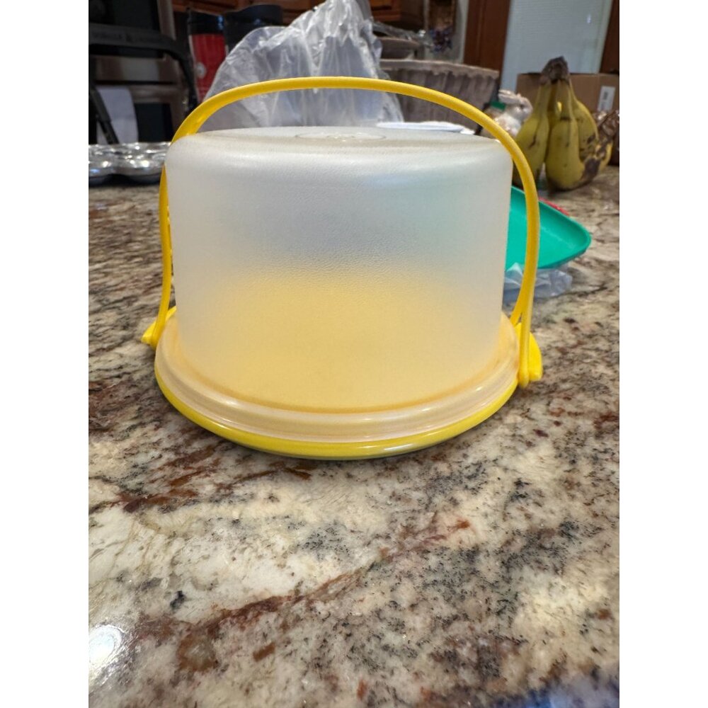 Tupperware Mini Cake Taker With Handle & 4 Divided Containers Yellow Lid Multico - Picture 4 of 5